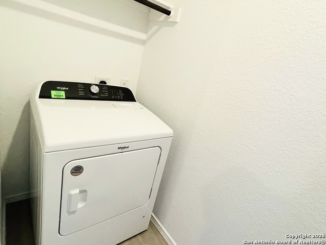 Image 20 of 33 For 13307 Dutra  