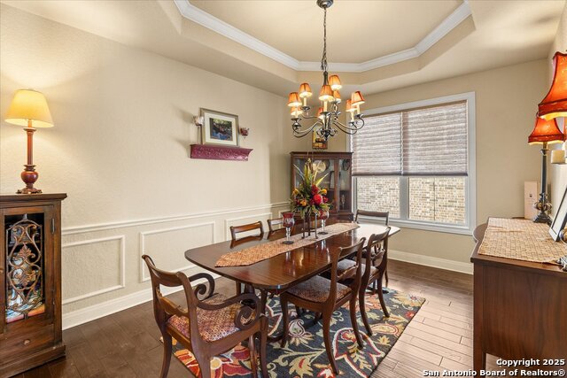 Listing photo id 8 for 8907 Irving Hill