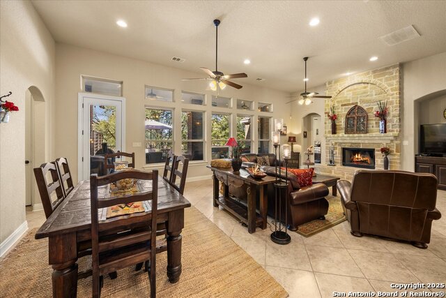 Listing photo id 13 for 8907 Irving Hill