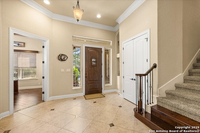 Listing photo id 2 for 8907 Irving Hill