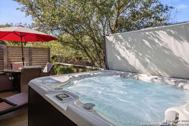 Listing photo id 43 for 8907 Irving Hill