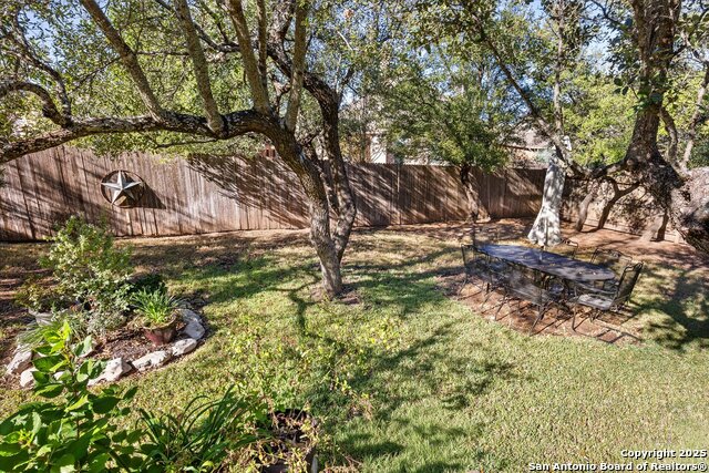 Listing photo id 45 for 8907 Irving Hill
