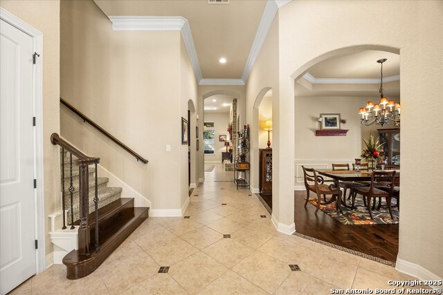 Listing photo id 4 for 8907 Irving Hill