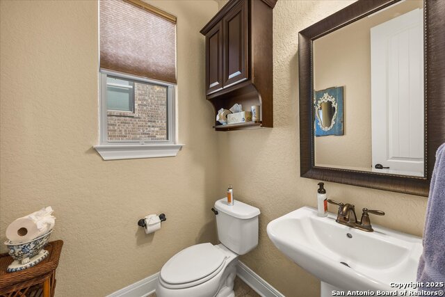 Listing photo id 6 for 8907 Irving Hill