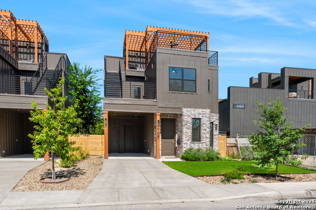 Image 2 of 37 For 115 Dowdy