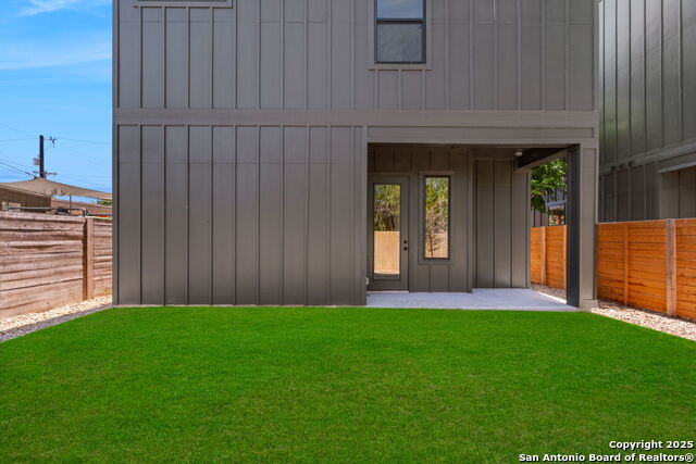 Image 29 of 37 For 115 Dowdy