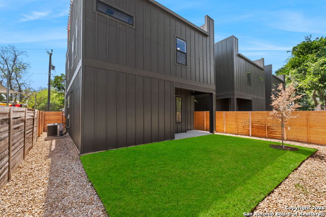 Image 30 of 37 For 115 Dowdy