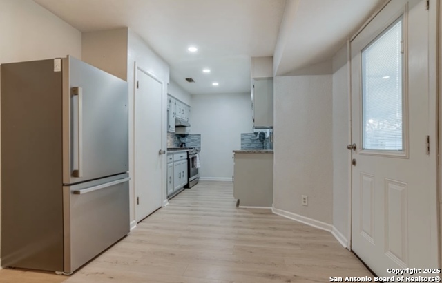 Image 6 of 24 For 7131 Larksong