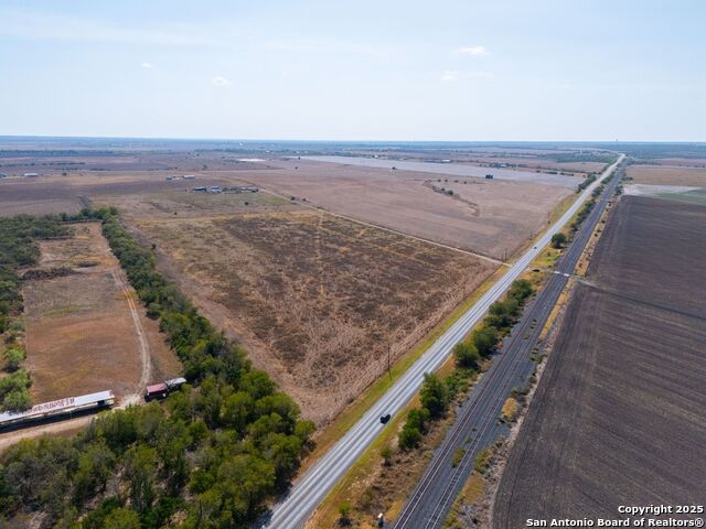 Listing photo id 1 for 12050 Fm 471 S