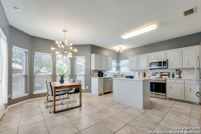 Image 11 of 32 For 6006 Lakefront St