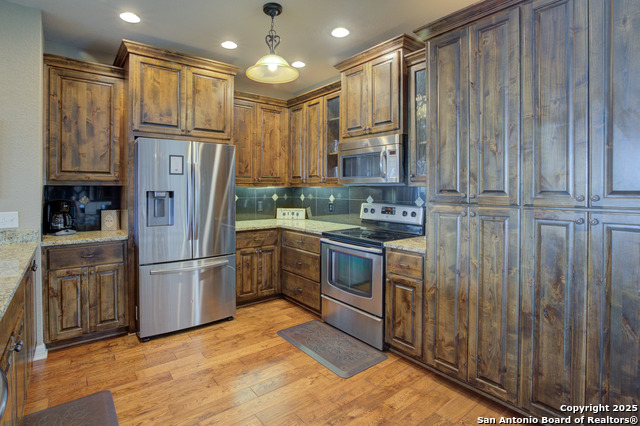 Image 9 of 50 For 1350 Colleen