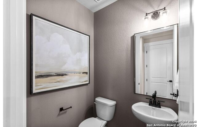 Image 2 of 31 For 613 Dayflower Ln