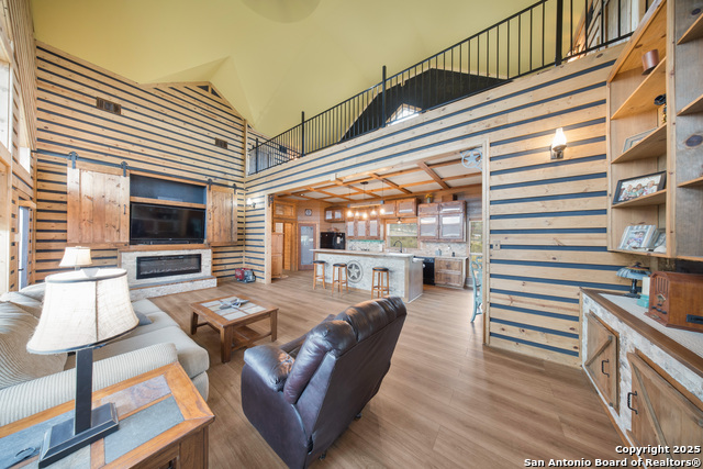 Listing photo id 1 for 189 Scenic Sunset