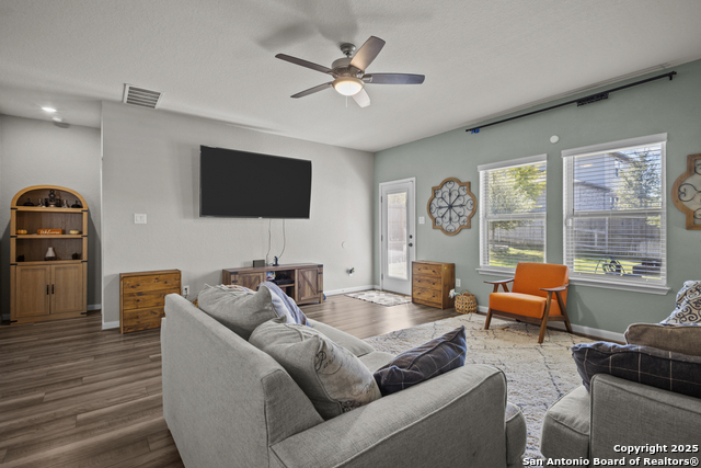 Image 11 of 36 For 13044 Louberg