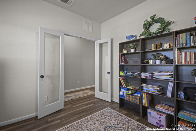 Image 21 of 36 For 13044 Louberg