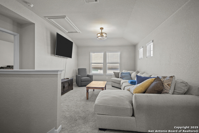 Image 22 of 36 For 13044 Louberg