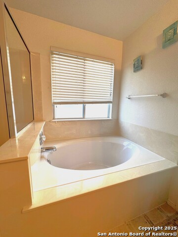 Image 22 of 33 For 6207 Amherst Bay