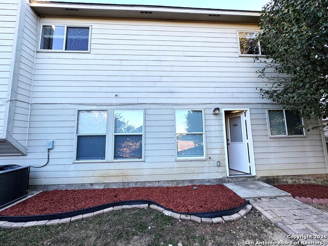 Image 30 of 33 For 6207 Amherst Bay