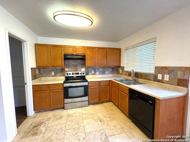 Image 9 of 33 For 6207 Amherst Bay