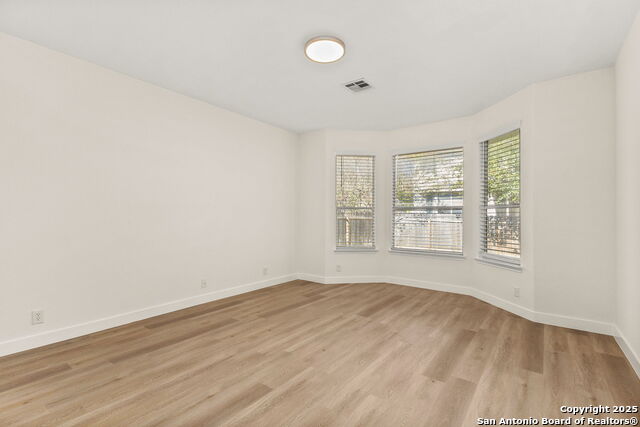 Image 18 of 28 For 570 American Flag