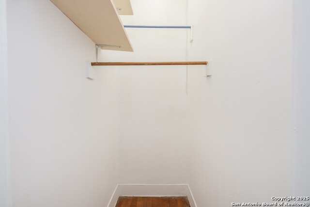 Listing photo id 14 for 703 Highland E