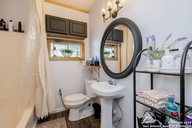 Listing photo id 15 for 703 Highland E