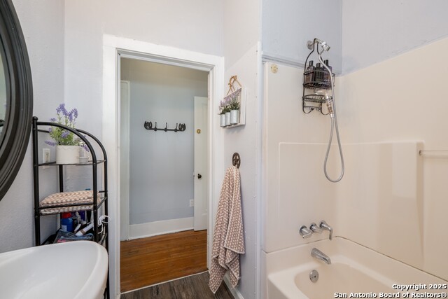 Listing photo id 16 for 703 Highland E