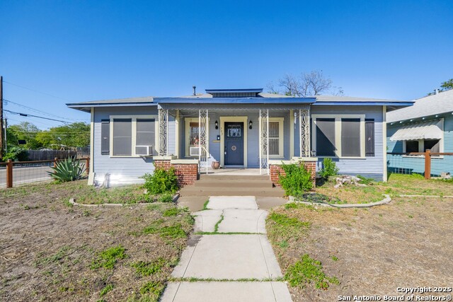 Listing photo id 0 for 703 Highland E
