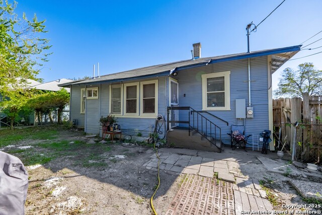Listing photo id 22 for 703 Highland E