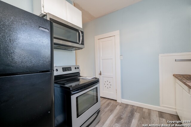 Listing photo id 31 for 703 Highland E