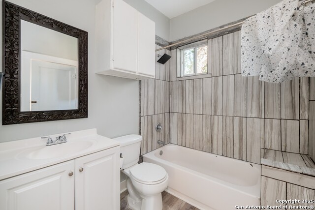 Listing photo id 34 for 703 Highland E