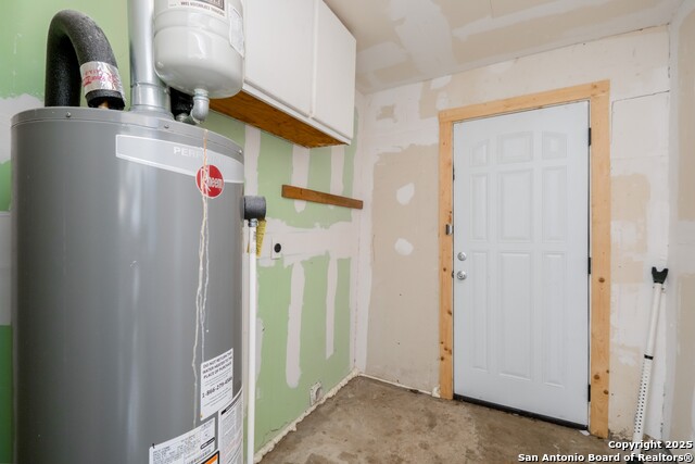 Listing photo id 37 for 703 Highland E