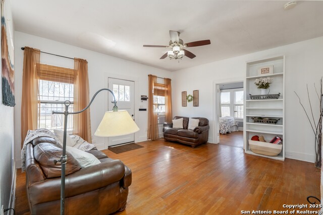 Listing photo id 5 for 703 Highland E