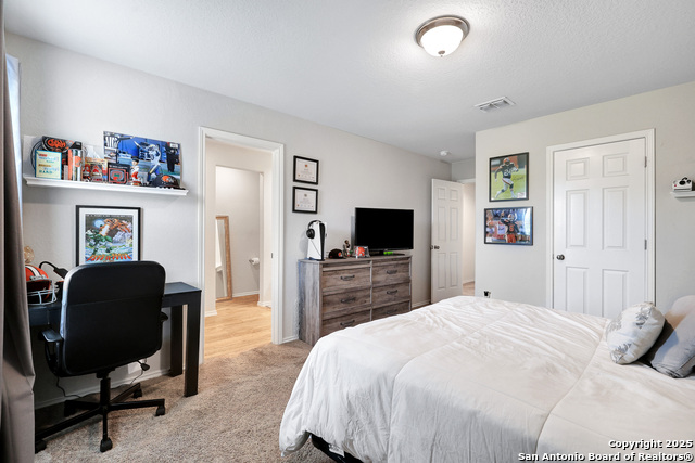 Listing photo id 8 for 10514 Letus Oak