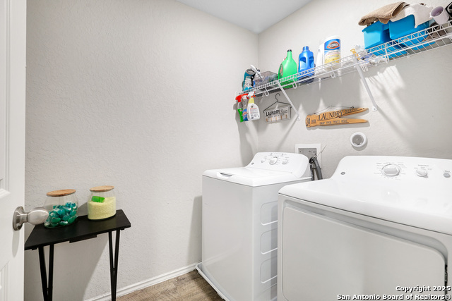 Listing photo id 13 for 10514 Letus Oak