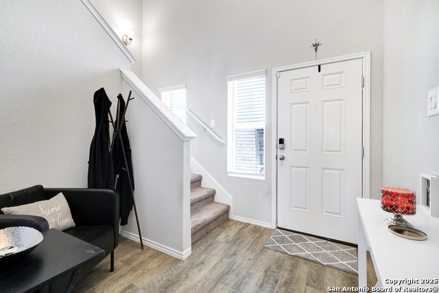 Listing photo id 0 for 10514 Letus Oak