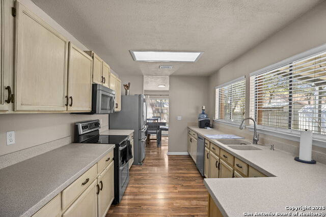 Image 15 of 33 For 7205 Breeze Hollow