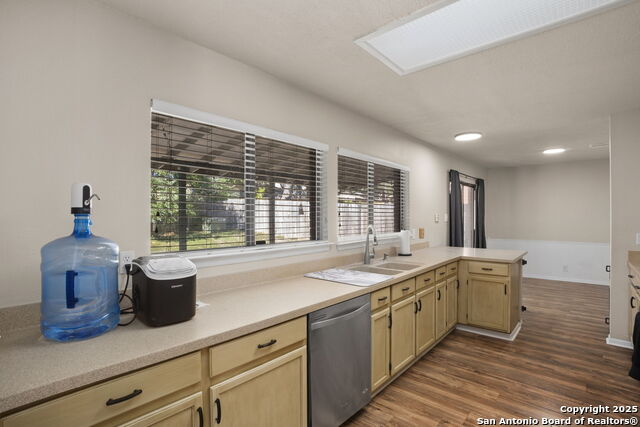 Image 17 of 33 For 7205 Breeze Hollow