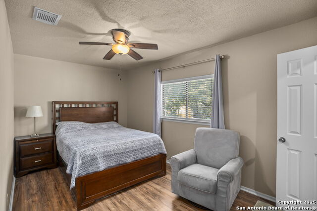 Image 24 of 33 For 7205 Breeze Hollow