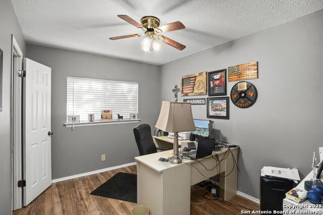 Image 28 of 33 For 7205 Breeze Hollow