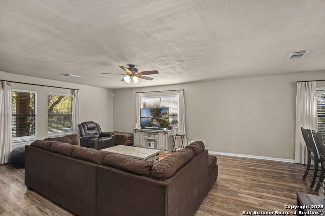 Image 7 of 33 For 7205 Breeze Hollow