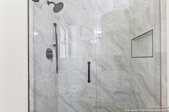 Image 16 of 36 For 119 Shadywood