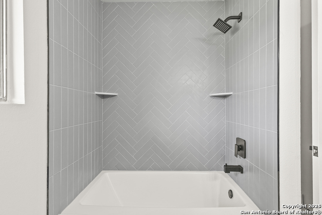 Image 18 of 36 For 119 Shadywood