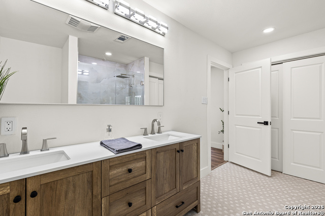 Image 23 of 36 For 119 Shadywood