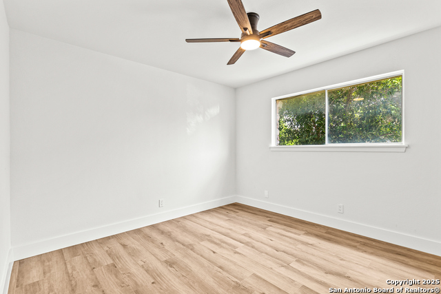 Image 28 of 36 For 119 Shadywood