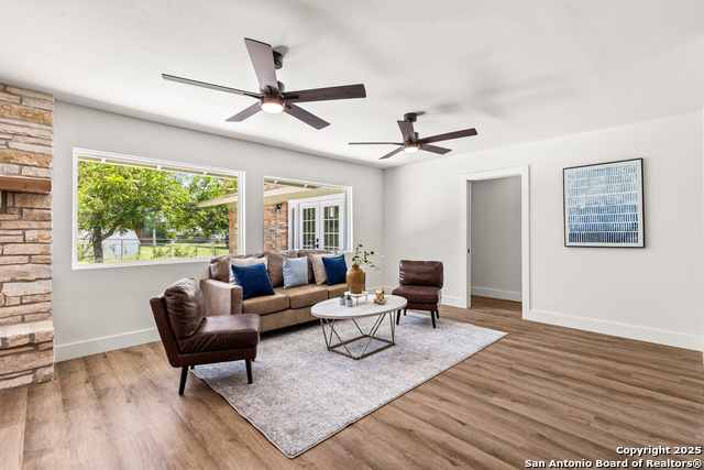 Image 3 of 36 For 119 Shadywood