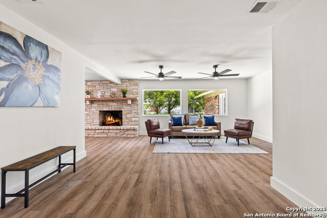 Image 5 of 36 For 119 Shadywood