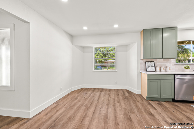 Image 8 of 36 For 119 Shadywood