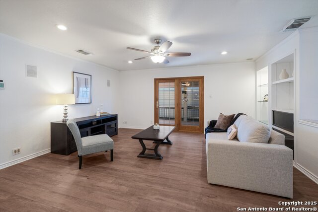 Listing photo id 6 for 6630 Eastern Clouds