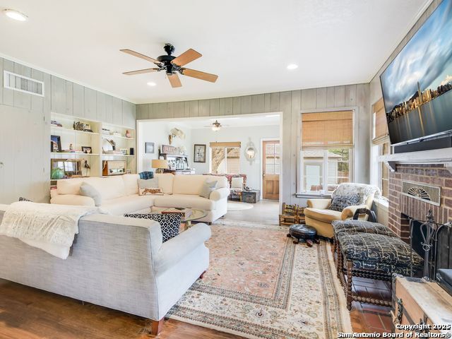 Image 17 of 24 For 310 Garraty